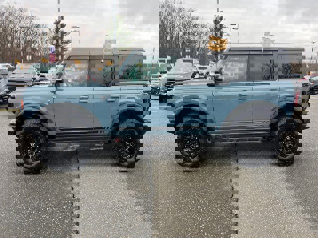 Certified 2021 Ford Bronco First Edition AWD/4WD image 2