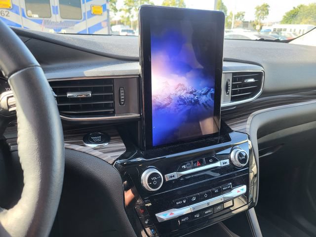Certified 2023 Ford Explorer Limited w/ Hybrid Equipment Group 310A AWD/4WD image 16