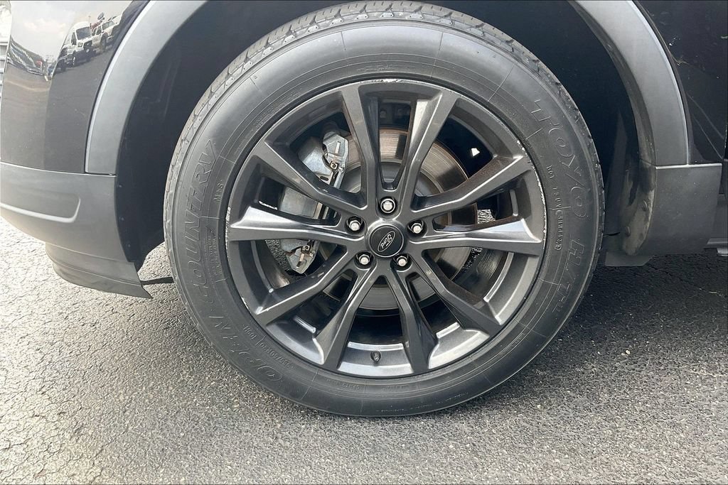 Certified 2019 Ford Explorer XLT w/ Equipment Group 202A AWD/4WD image 8
