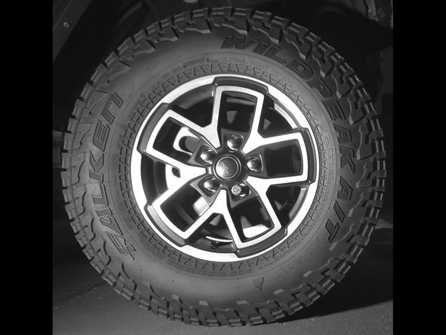 Used 2024 Jeep Gladiator Rubicon AWD/4WD image 10
