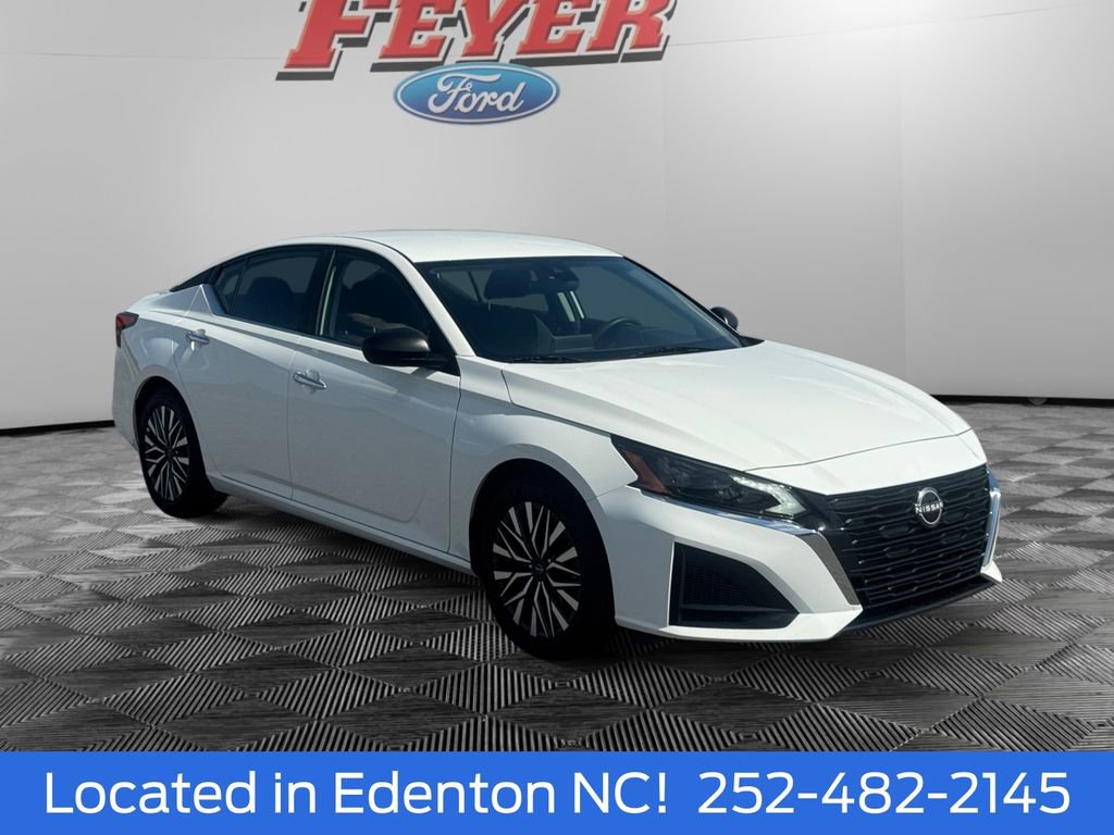 Used 2025 Nissan Altima 2.5 SV FWD image 8