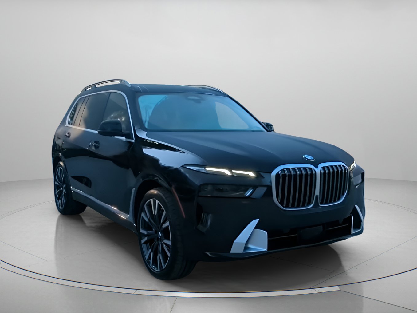 Used 2025 BMW X7 xDrive40i w/ Premium Package AWD/4WD image 4