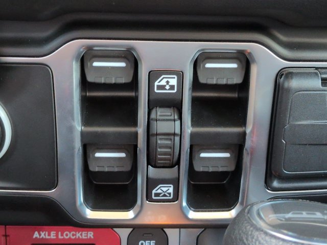 Used 2025 Jeep Gladiator Mojave w/ Safety Group AWD/4WD image 22