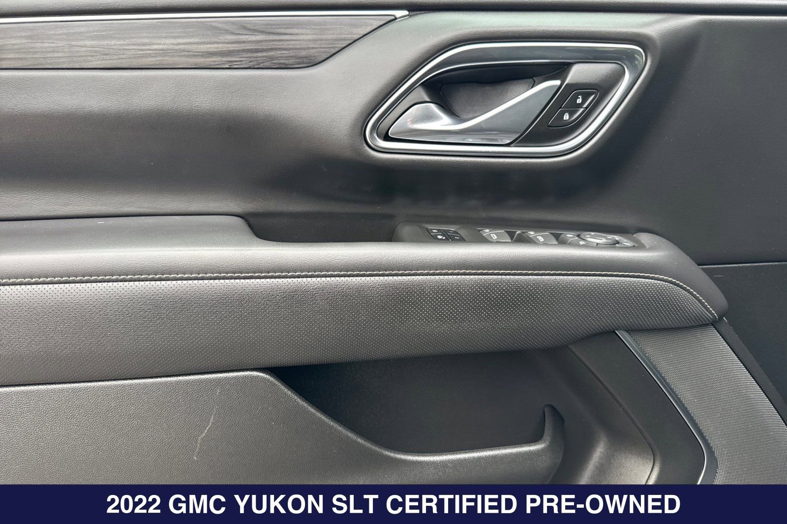 Used 2022 GMC Yukon SLT w/ SLT Luxury Package RWD image 13