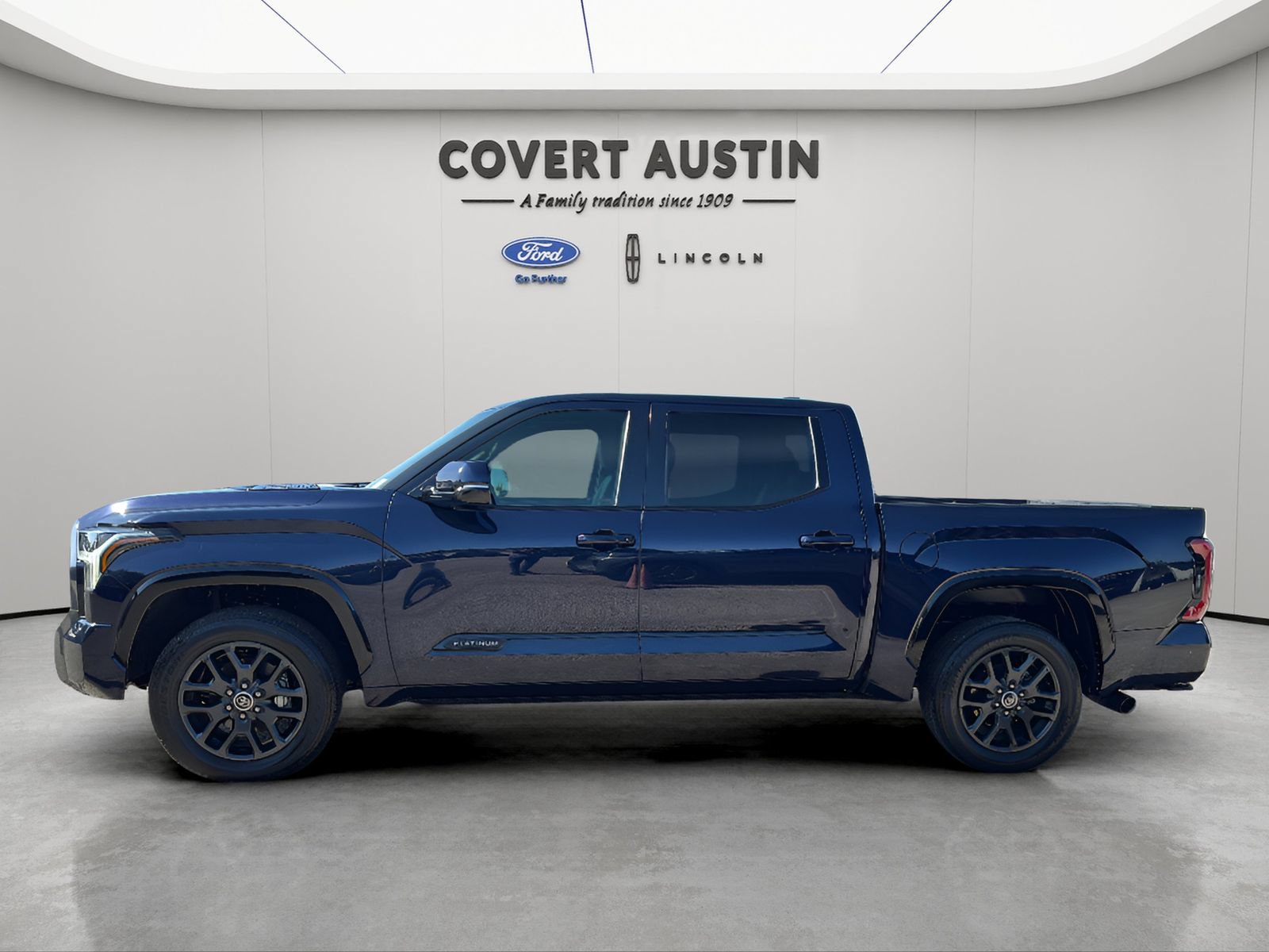 Used 2023 Toyota Tundra Platinum AWD/4WD image 2