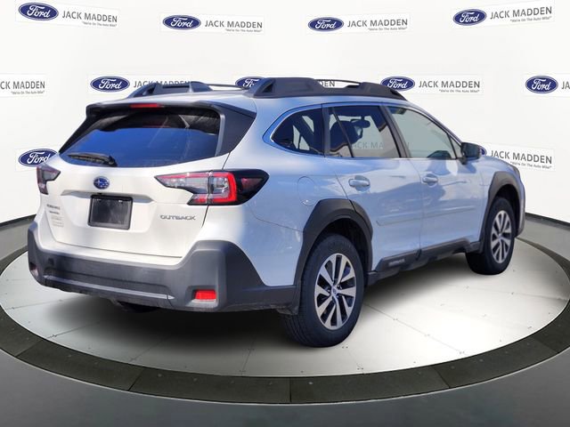Used 2024 Subaru Outback Premium AWD/4WD image 4