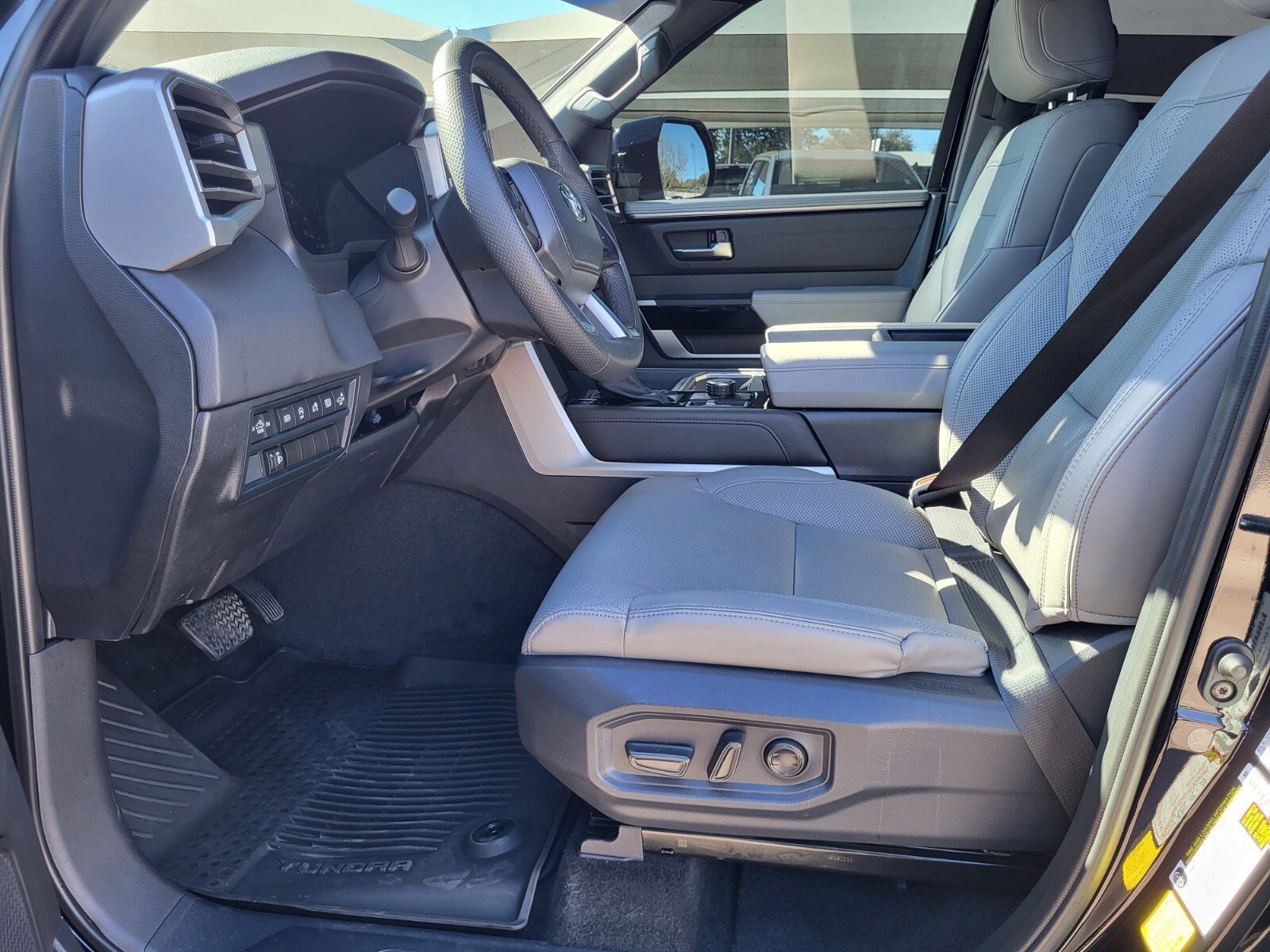 Used 2025 Toyota Tundra Limited image 20