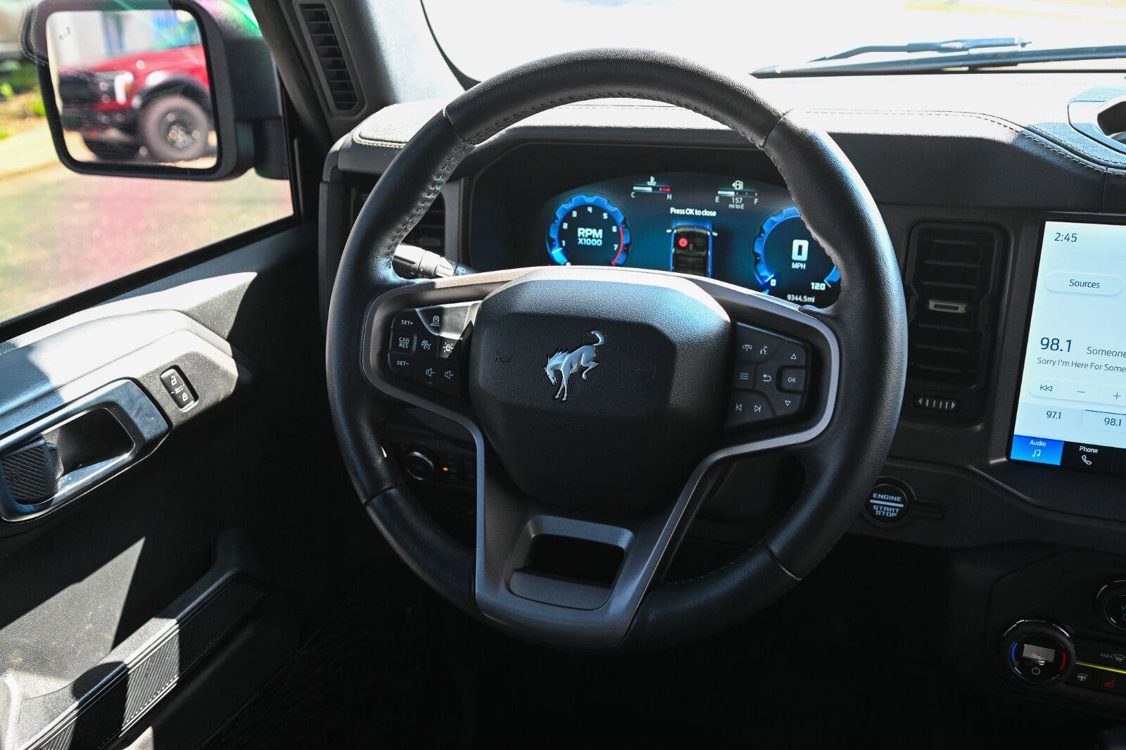 Certified 2025 Ford Bronco Badlands w/ Sasquatch Package AWD/4WD image 31