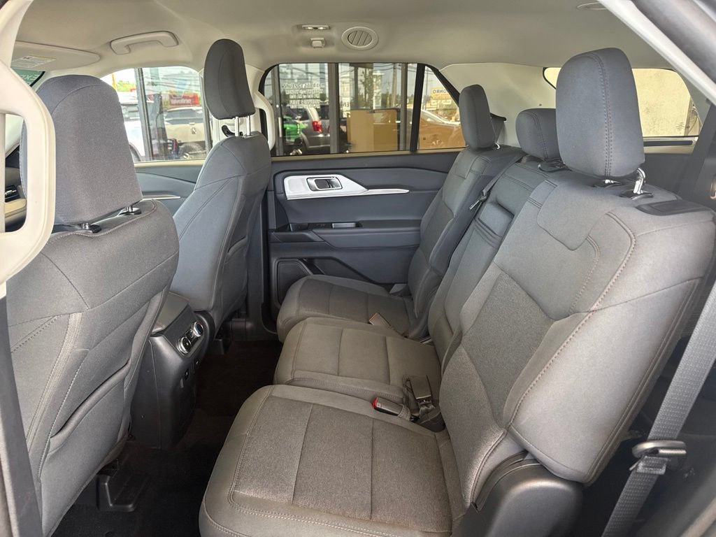 Certified 2025 Ford Explorer Active AWD/4WD image 15