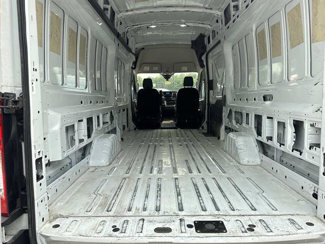 Certified 2024 Ford Transit 250 148 High Roof Extended RWD image 32