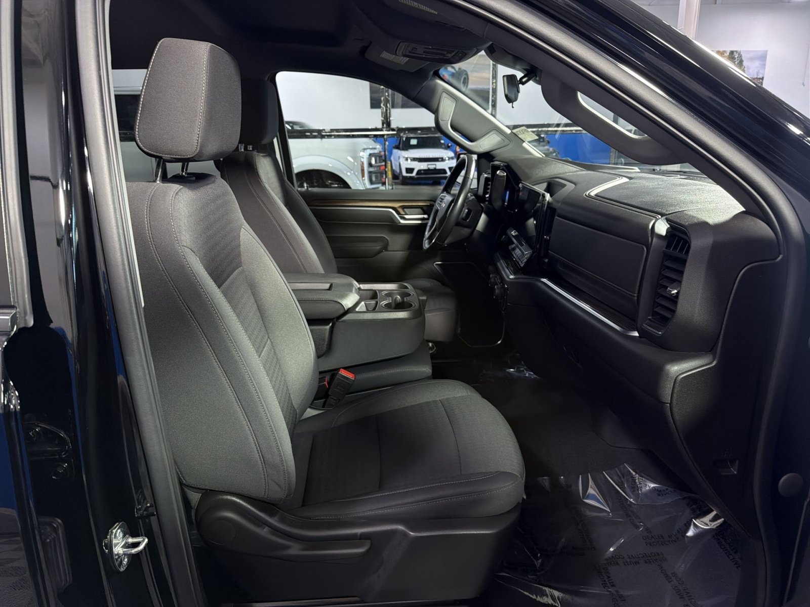 Used 2022 Chevrolet Silverado 1500 LT w/ Safety Package AWD/4WD image 24