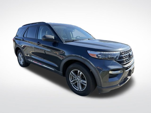 Certified 2022 Ford Explorer XLT w/ Equipment Group 202A RWD image 3