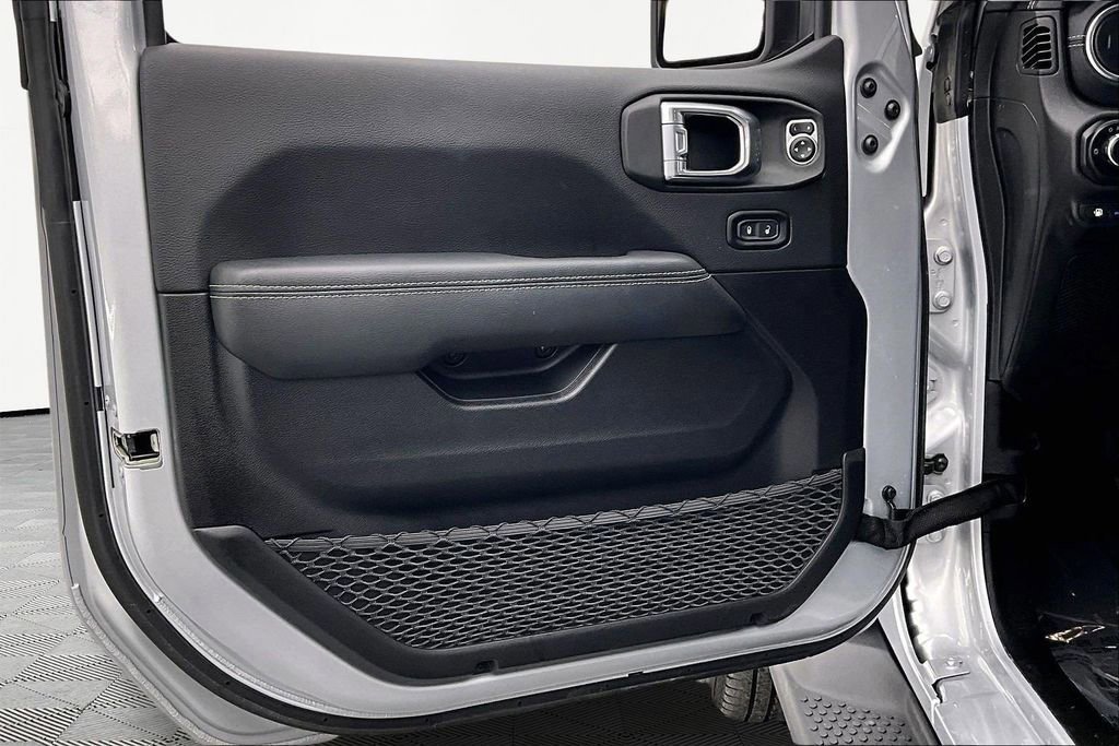 Used 2023 Jeep Wrangler Unlimited Sahara image 23