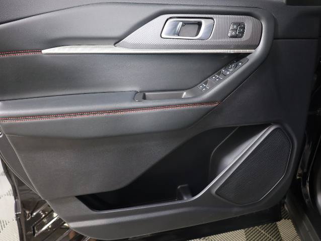 Certified 2025 Ford Explorer ST-Line w/ Premium Package AWD/4WD image 33