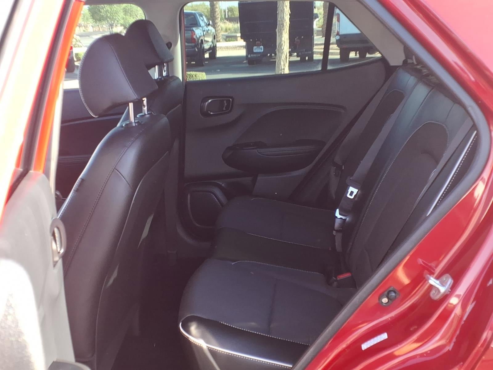Used 2022 Hyundai Venue Limited FWD image 17