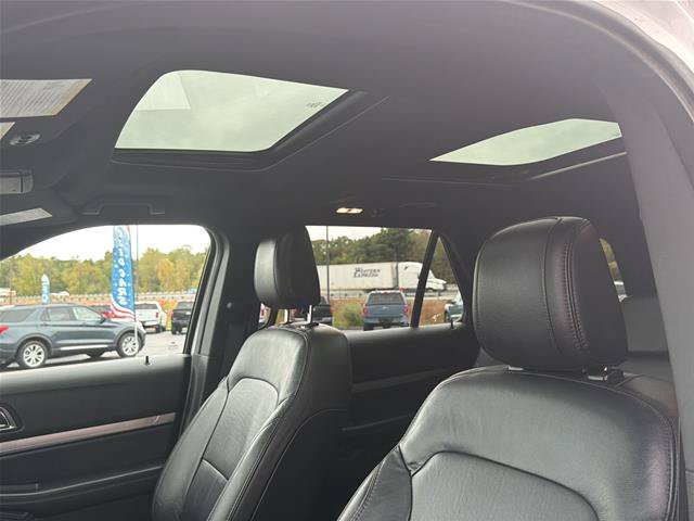 Certified 2018 Ford Explorer XLT w/ Equipment Group 202A AWD/4WD image 30