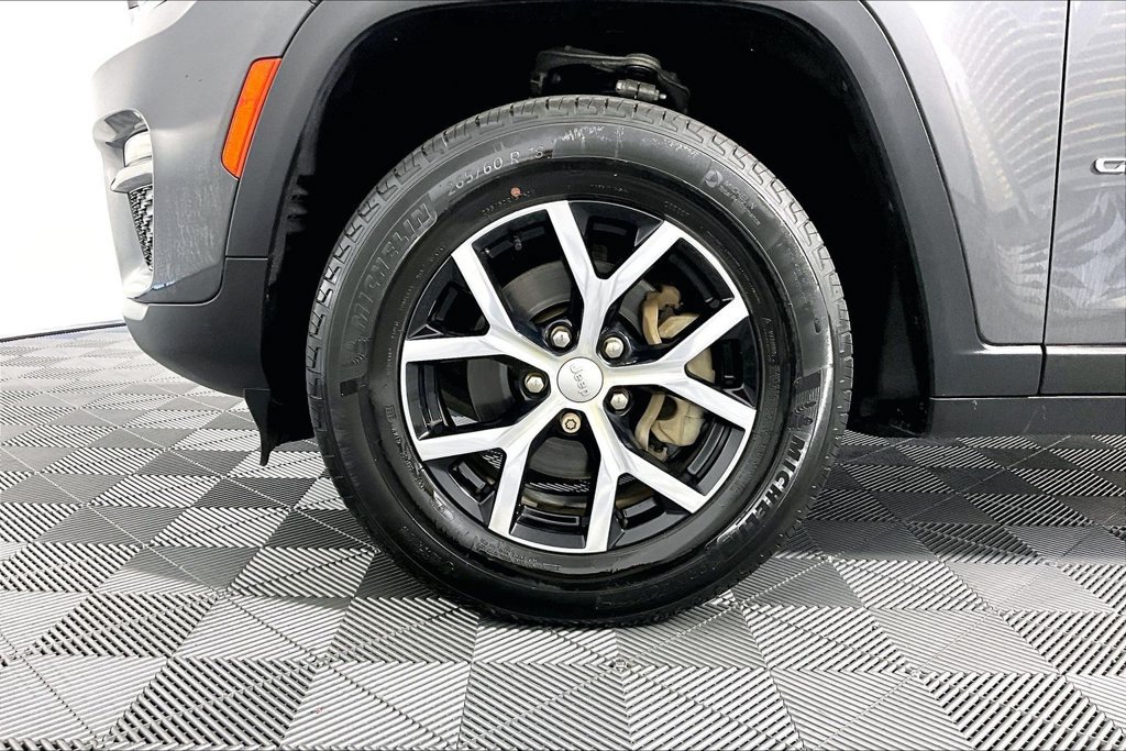 Used 2023 Jeep Grand Cherokee Limited RWD image 8