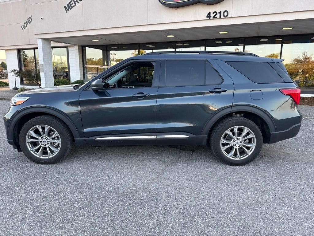 Certified 2024 Ford Explorer XLT w/ Equipment Group 202A AWD/4WD image 10