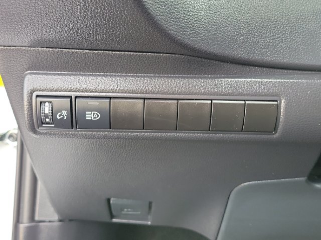 Used 2025 Toyota Corolla LE FWD image 24