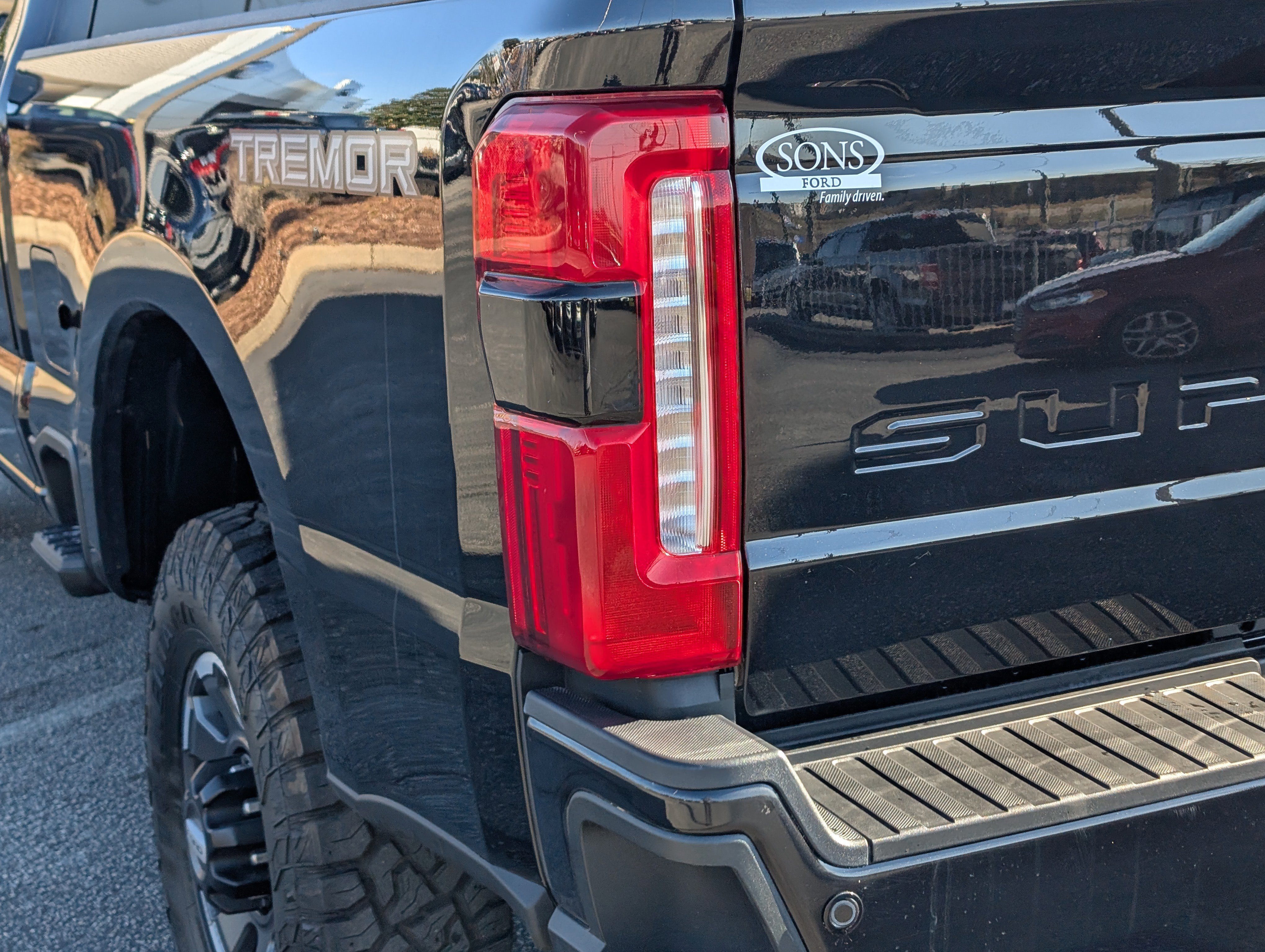 Certified 2024 Ford F250 Lariat w/ Lariat Ultimate Package image 14