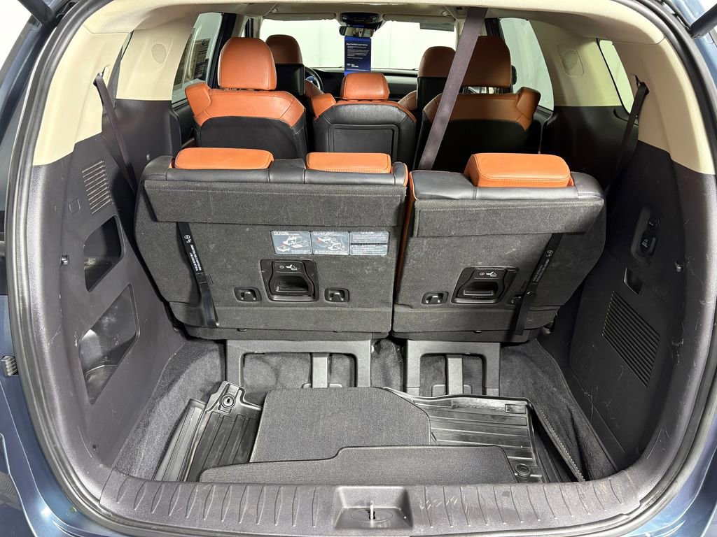 Used 2023 Kia Carnival SX Prestige image 33