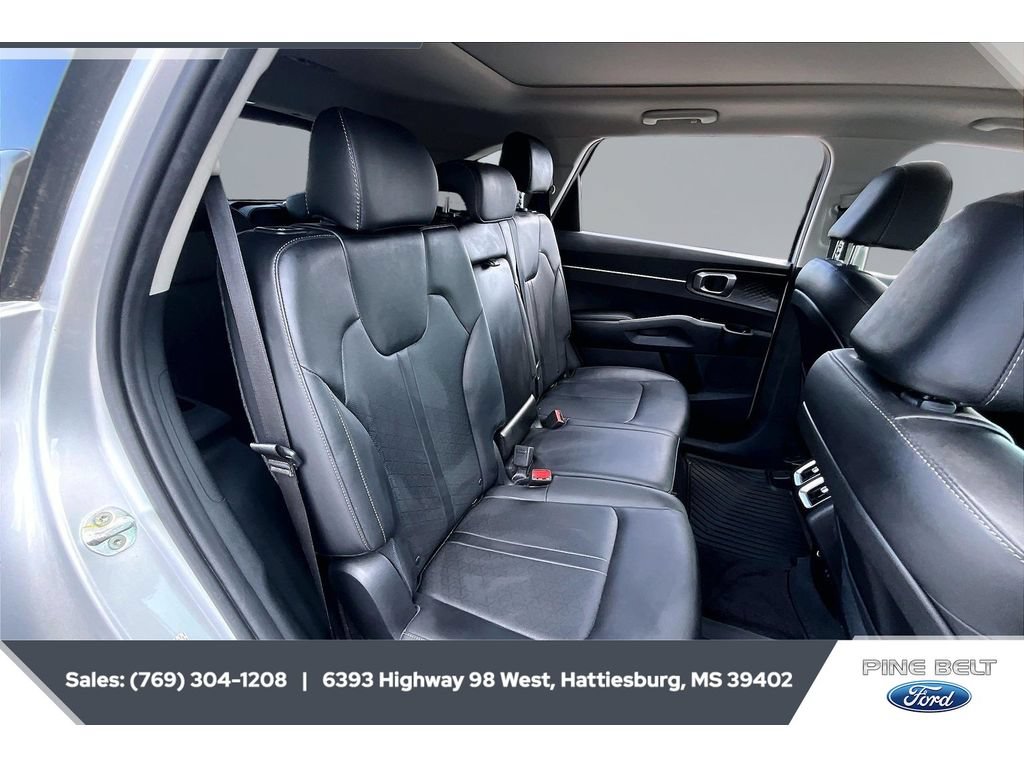 Used 2022 Kia Sorento S w/ Panoramic Sunroof Package FWD image 21