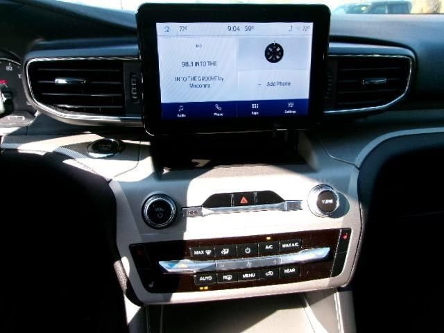 Certified 2022 Ford Explorer XLT w/ Equipment Group 202A AWD/4WD image 11