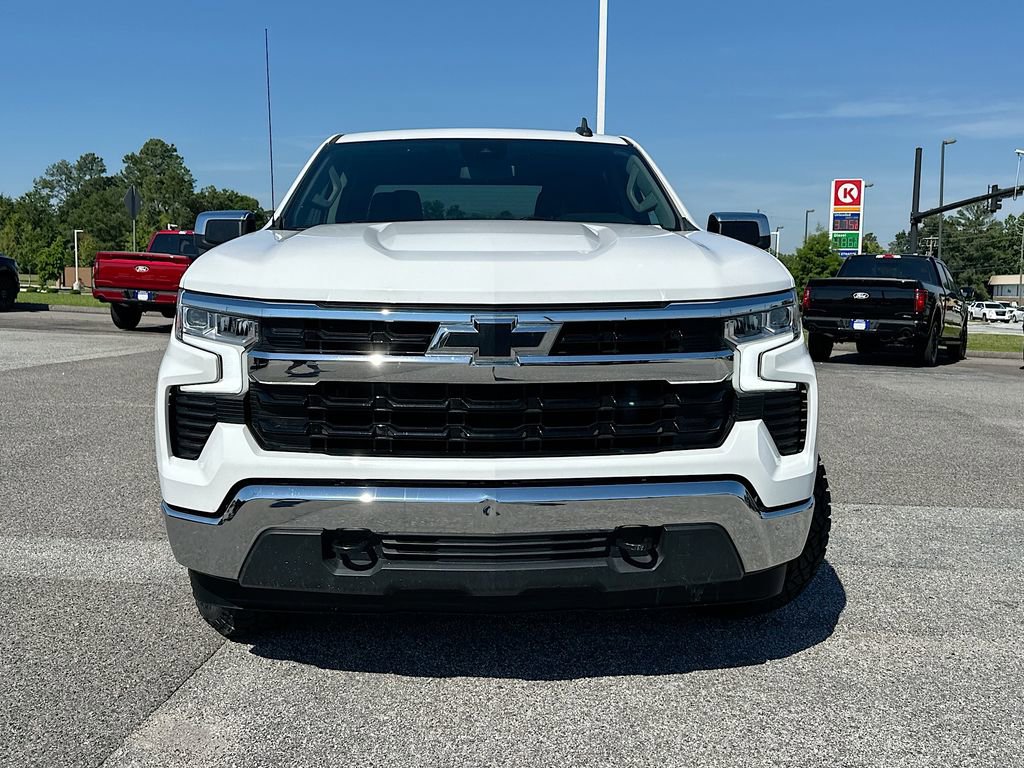 Used 2022 Chevrolet Silverado 1500 LT AWD/4WD image 5
