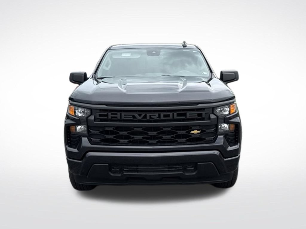 Used 2023 Chevrolet Silverado 1500 Custom AWD/4WD image 2