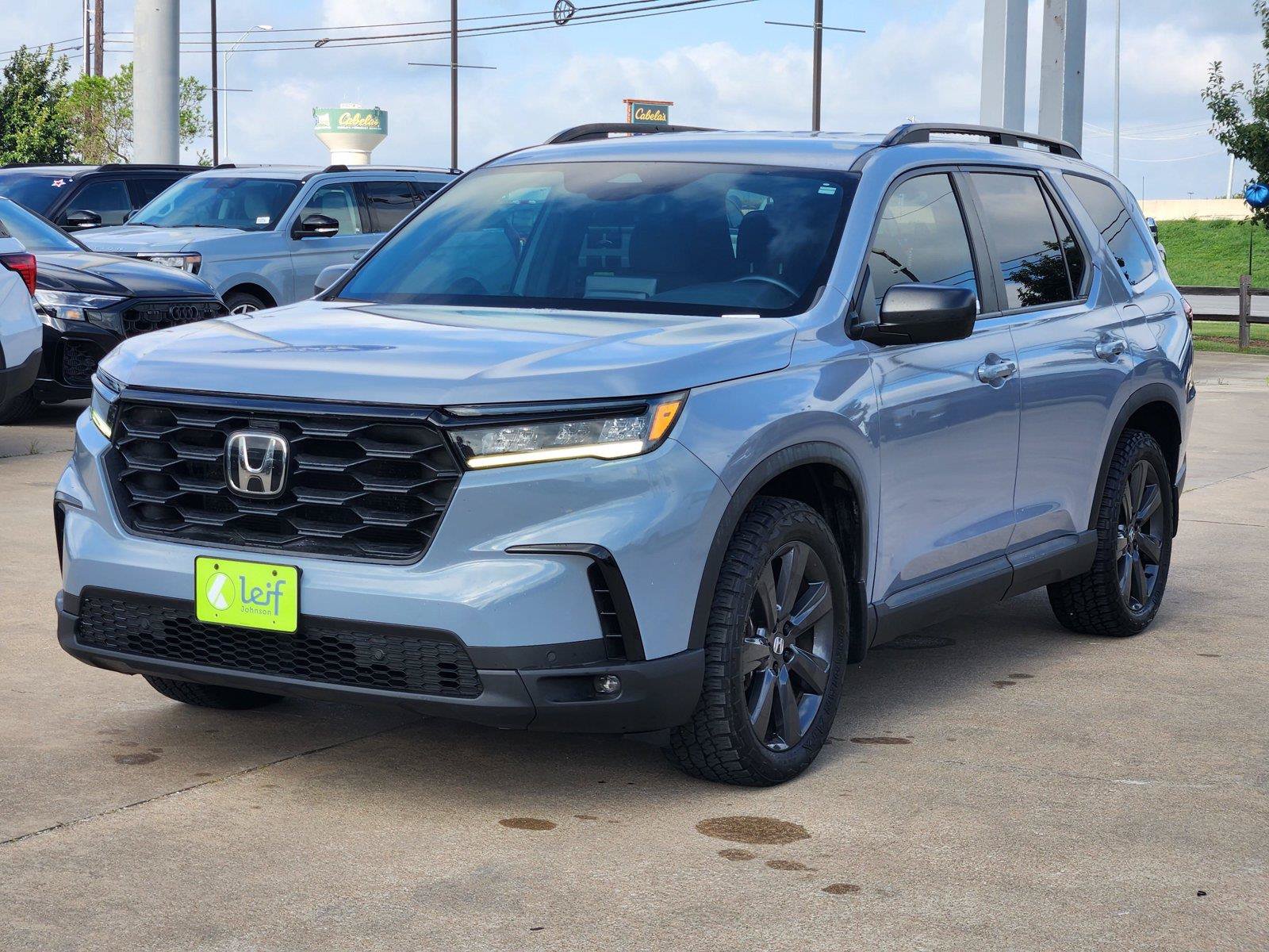 Used 2023 Honda Pilot Sport image 3