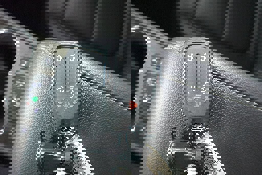 Used 2023 GMC Acadia SLT w/ Technology Package image 37