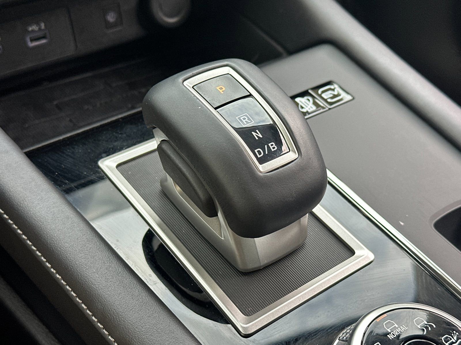 Used 2023 Mitsubishi Outlander 4WD Plug-In Hybrid image 21