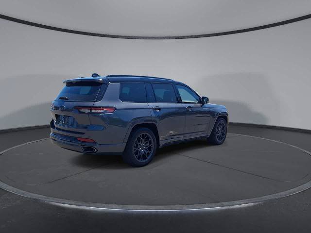 Used 2024 Jeep Grand Cherokee L Summit w/ Advanced Protech Group IV AWD/4WD image 8