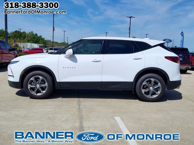 Used 2023 Chevrolet Blazer LT FWD image 3
