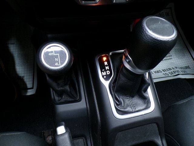 Used 2023 Jeep Gladiator Sport AWD/4WD image 26