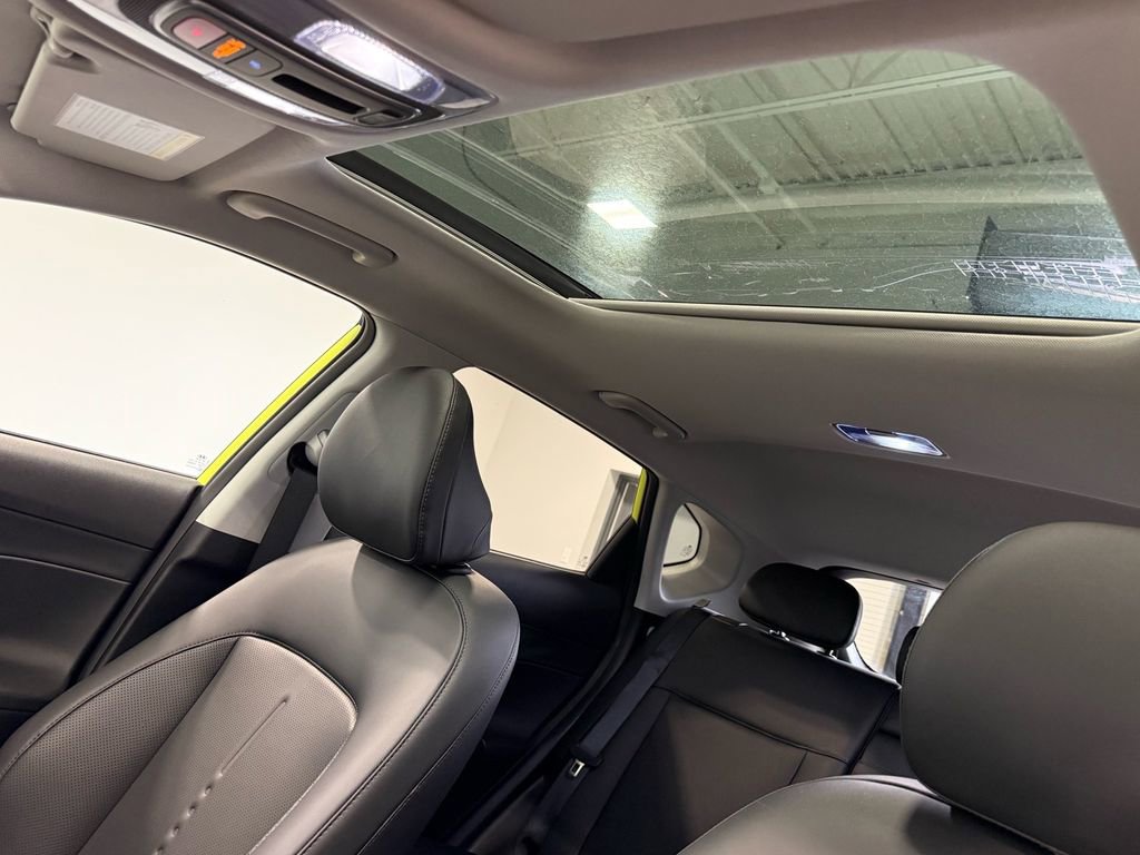 Used 2024 Hyundai Kona Limited image 18