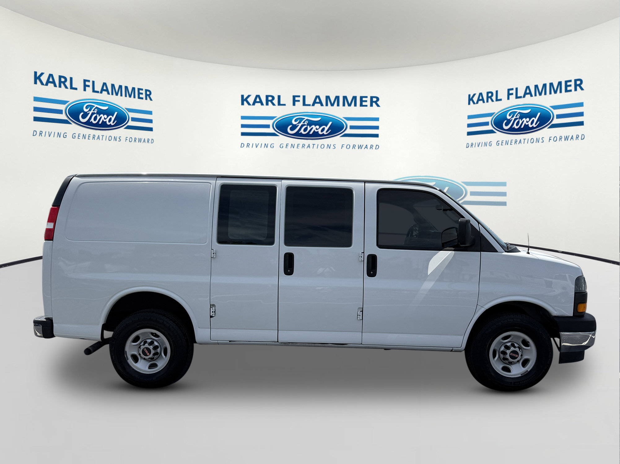 Used 2021 GMC Savana 2500 w/ Driver Convenience Package RWD image 2