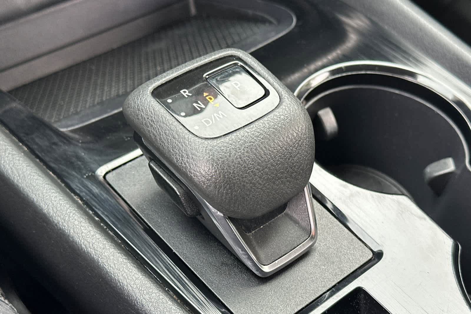Used 2023 Nissan Rogue S AWD/4WD image 21