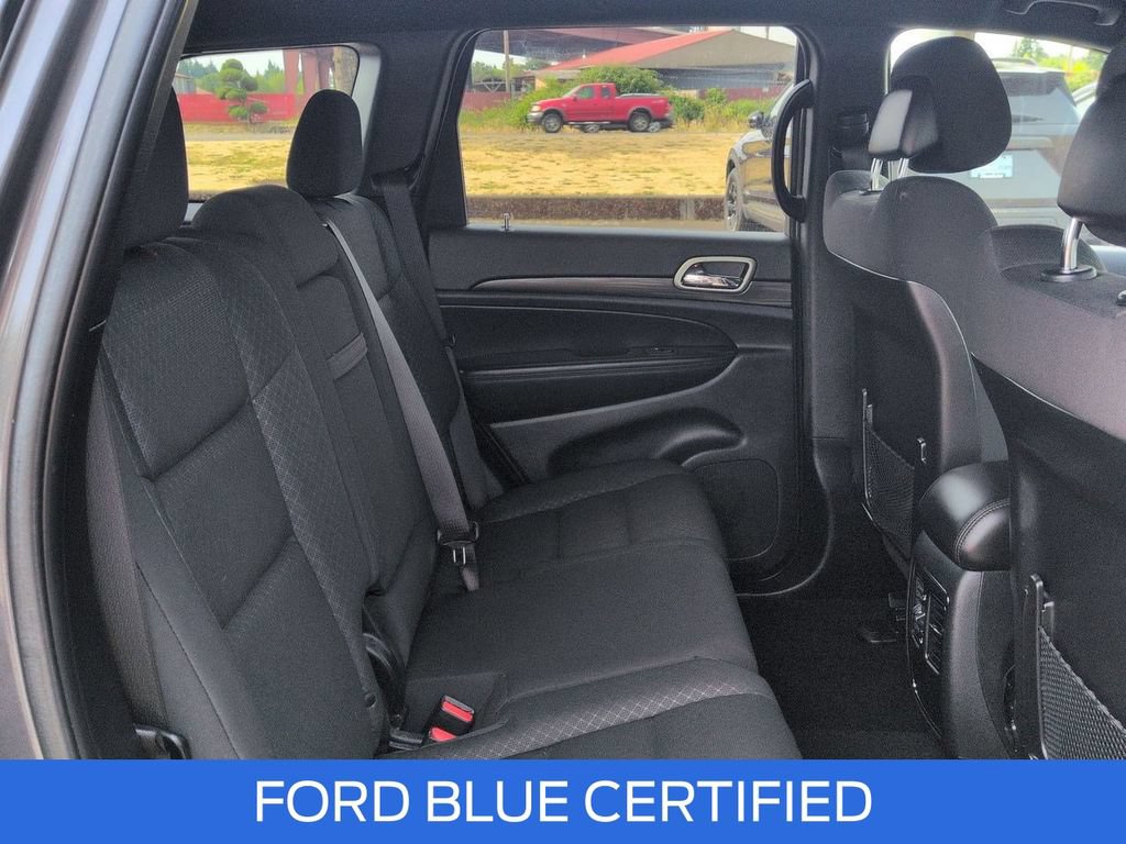 Used 2021 Jeep Grand Cherokee Laredo AWD/4WD image 28