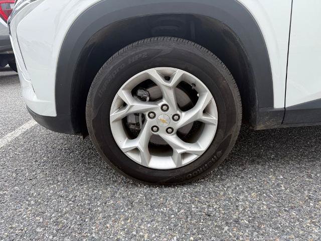 Used 2025 Chevrolet Trax LS w/ LS Convenience Package FWD image 22