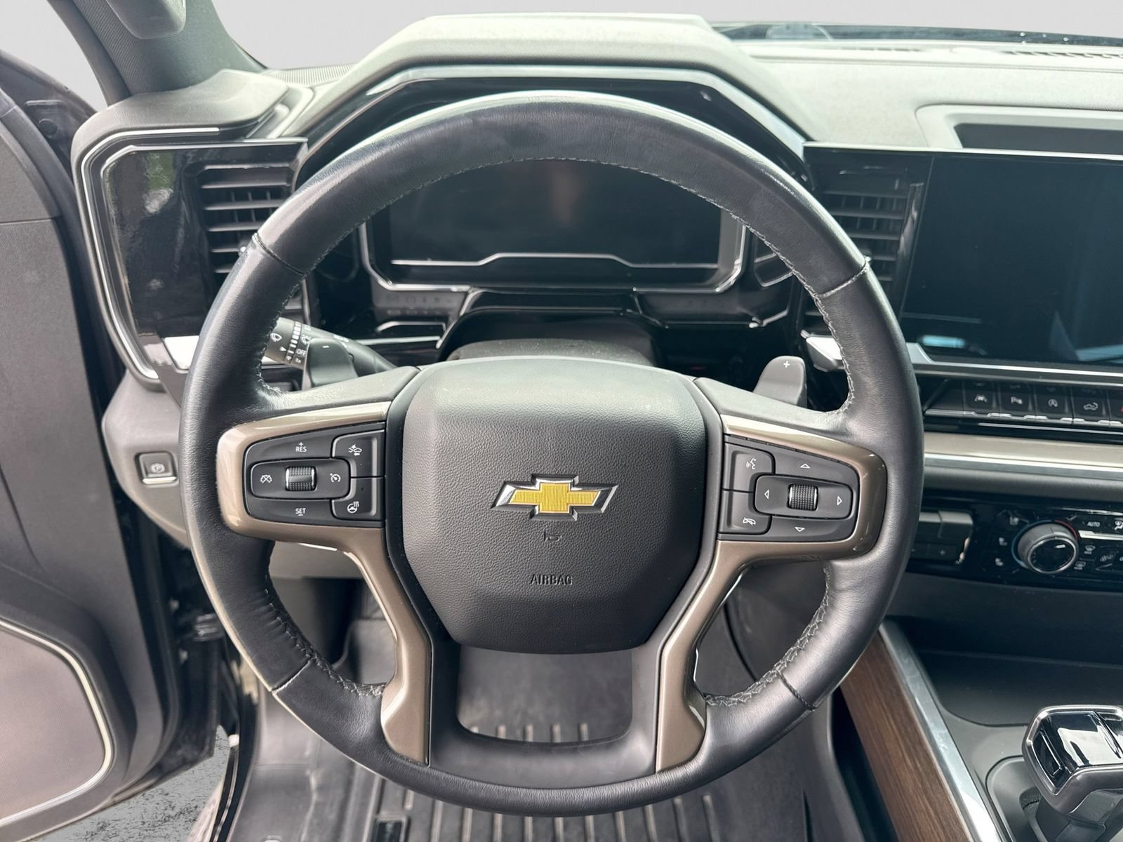 Used 2022 Chevrolet Silverado 1500 High Country w/ Technology Package AWD/4WD image 27