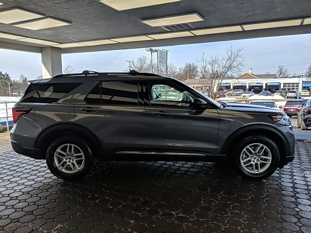 Certified 2025 Ford Explorer Active image 2