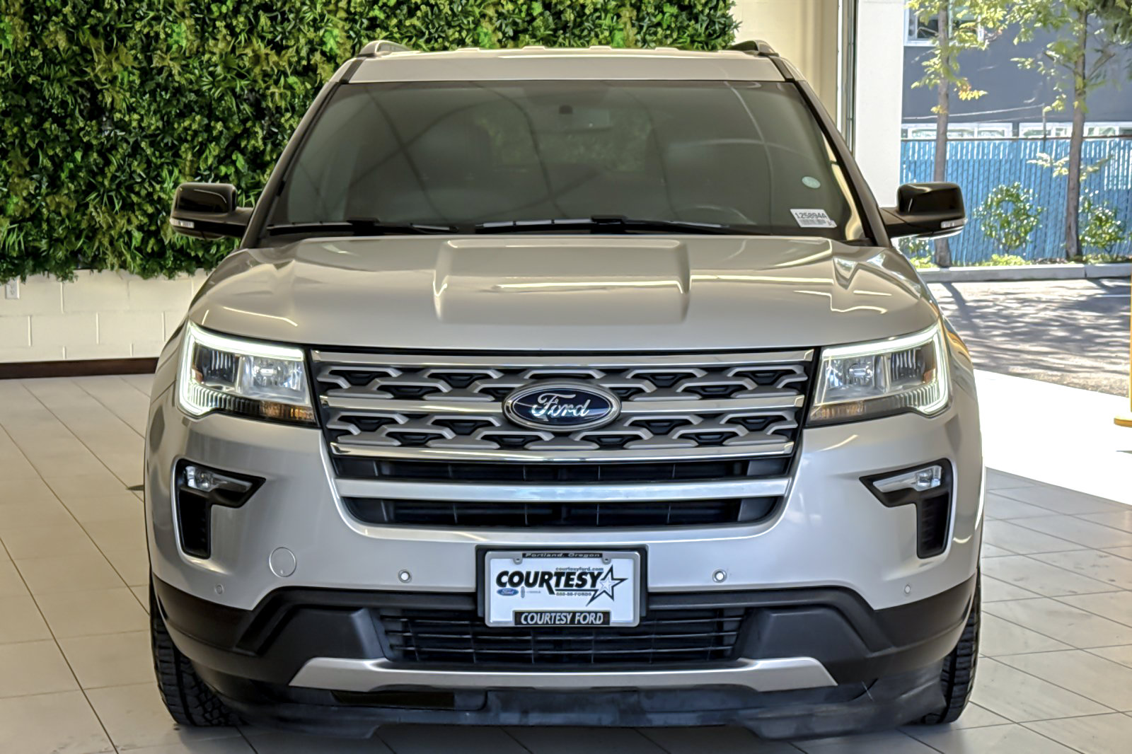Certified 2018 Ford Explorer XLT w/ Equipment Group 202A AWD/4WD image 9
