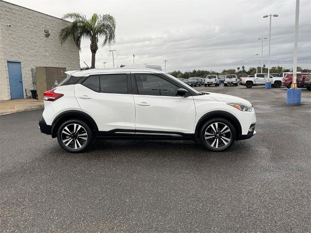 Used 2020 Nissan Kicks SR w/ SR Premium Package image 2