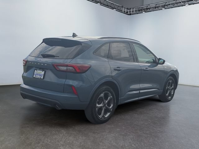 Certified 2023 Ford Escape ST-Line w/ Tech Pack #1 AWD/4WD image 5