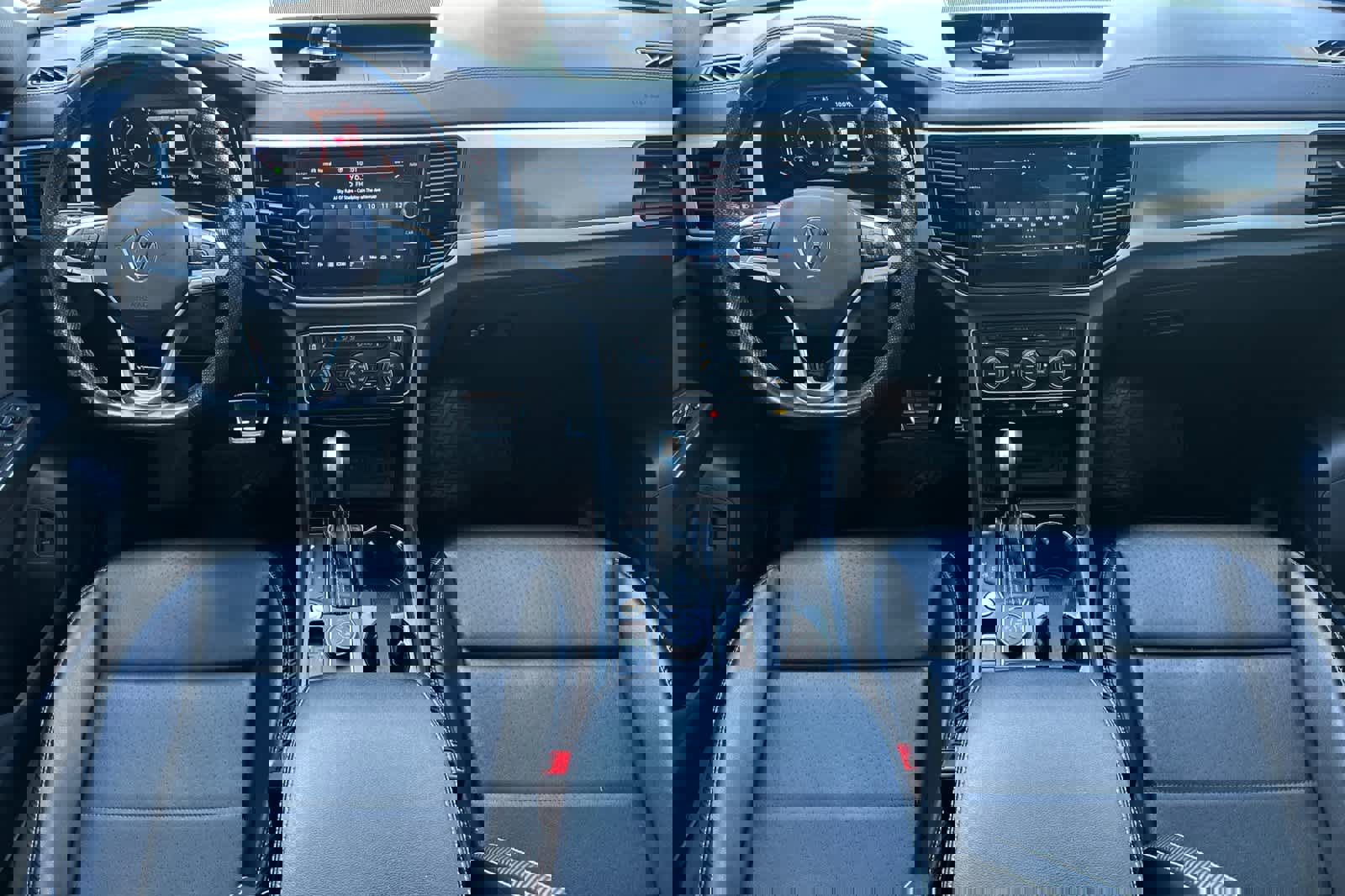 Used 2022 Volkswagen Atlas Cross Sport SEL R-Line image 9