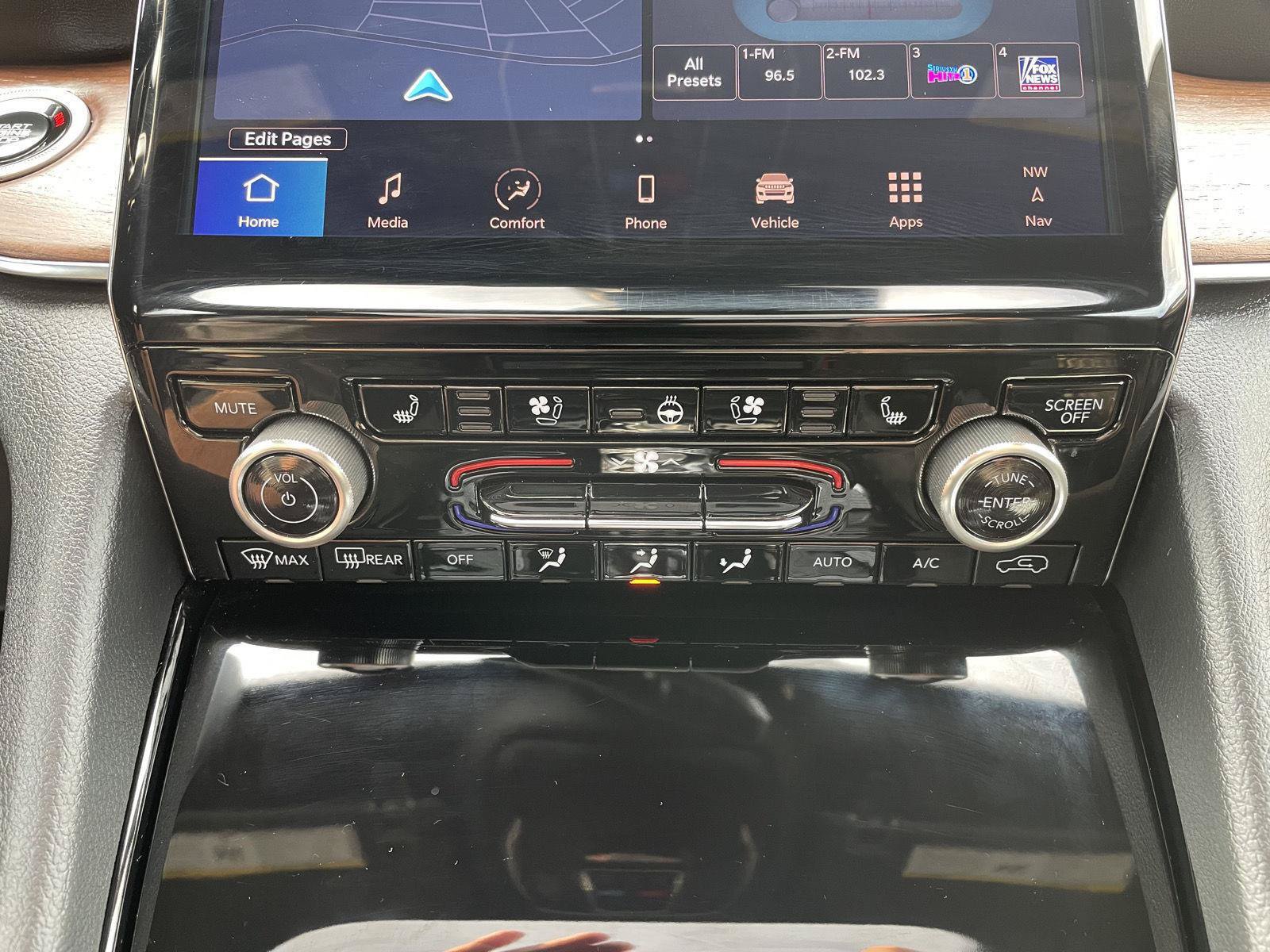 Used 2025 Jeep Grand Cherokee L Summit w/ Advanced Protech Group IV AWD/4WD image 31