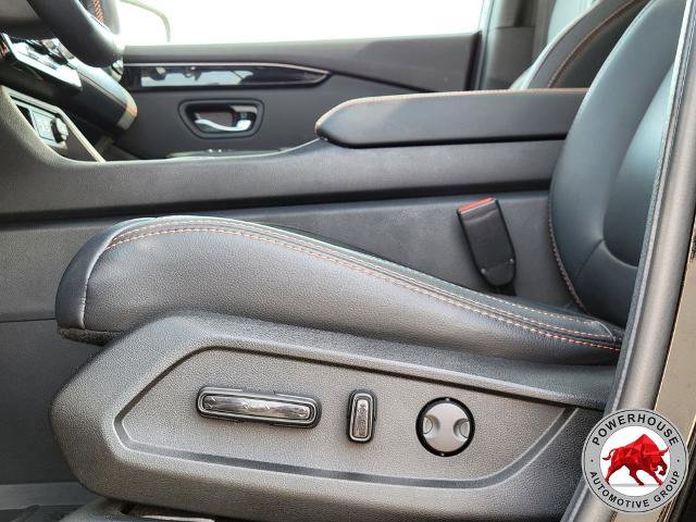 Used 2025 Honda Pilot TrailSport image 27