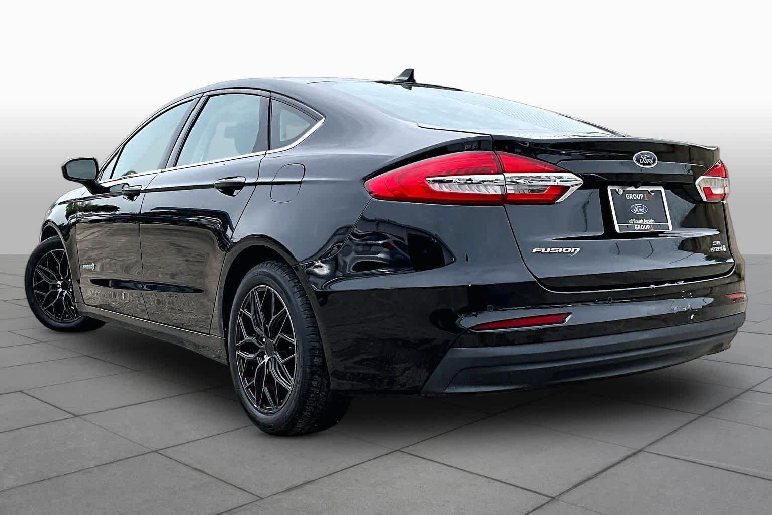 Certified 2019 Ford Fusion SE FWD image 12