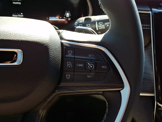 Used 2024 Jeep Grand Cherokee Limited image 26